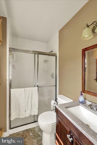 1170 N MANOR RD, Honey Brook, PA 19344