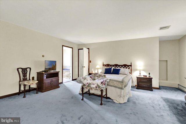 1170 N MANOR RD, Honey Brook, PA 19344