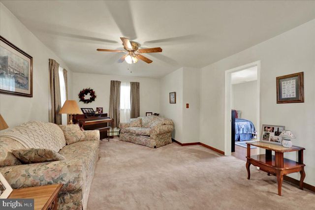 1170 N MANOR RD, Honey Brook, PA 19344