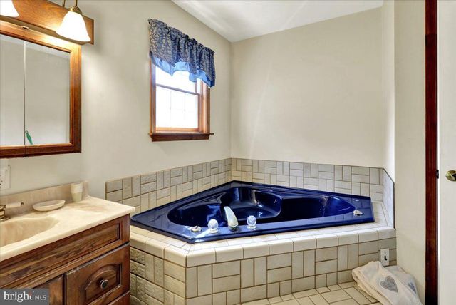 1170 N MANOR RD, Honey Brook, PA 19344