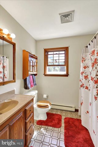 1170 N MANOR RD, Honey Brook, PA 19344