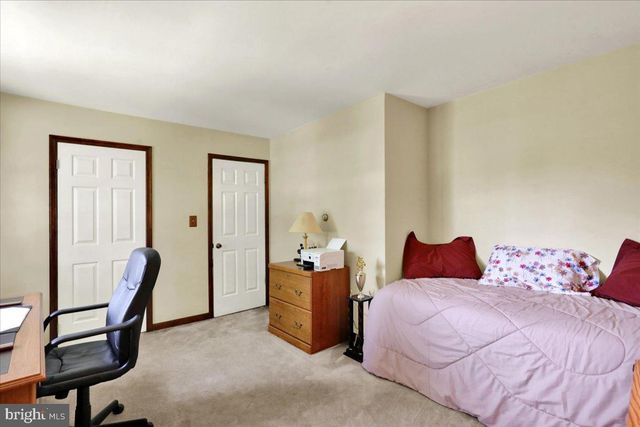 1170 N MANOR RD, Honey Brook, PA 19344
