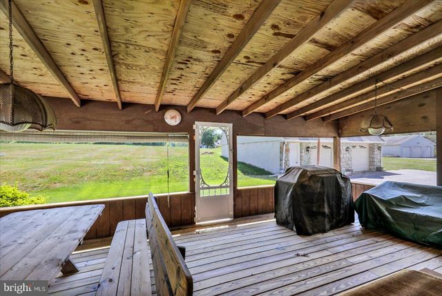 1170 N MANOR RD, Honey Brook, PA 19344