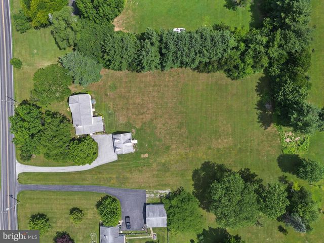 1170 N MANOR RD, Honey Brook, PA 19344