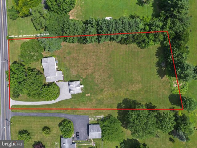 1170 N MANOR RD, Honey Brook, PA 19344