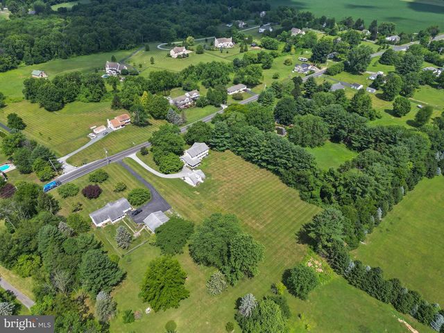1170 N MANOR RD, Honey Brook, PA 19344