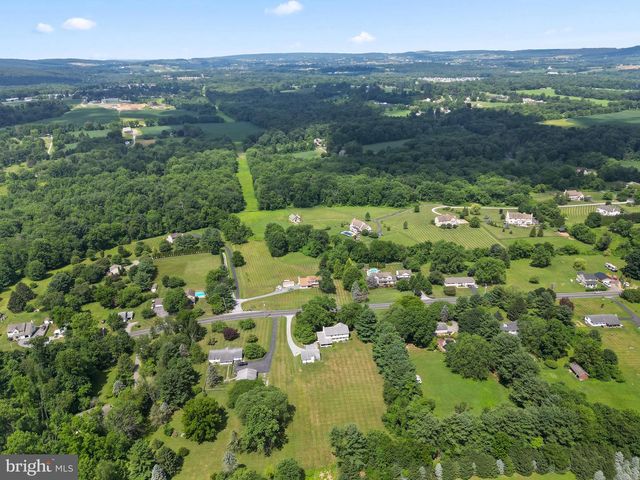 1170 N MANOR RD, Honey Brook, PA 19344