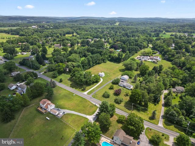 1170 N MANOR RD, Honey Brook, PA 19344