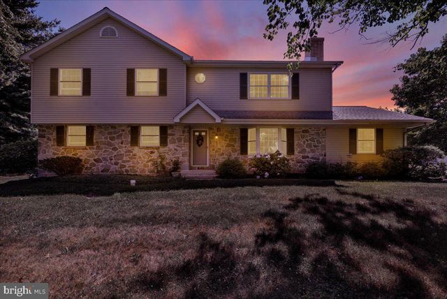 1170 N MANOR RD, Honey Brook, PA 19344