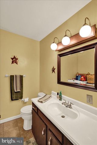 1170 N MANOR RD, Honey Brook, PA 19344