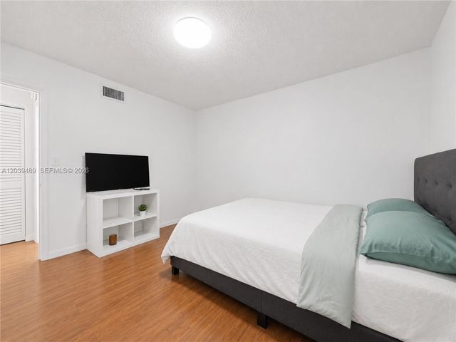3rd Ct 3rd Court 20135 1, Miami, FL 33179