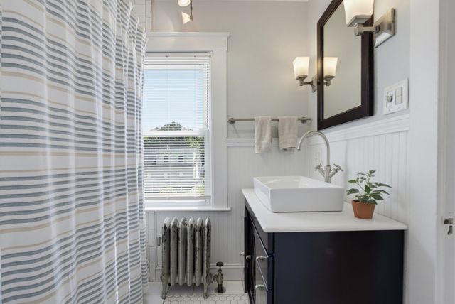 148 Ettrick St, Brockton, MA 02301