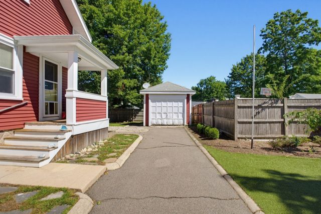 148 Ettrick St, Brockton, MA 02301