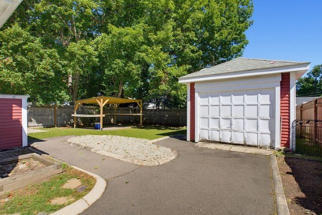 148 Ettrick St, Brockton, MA 02301
