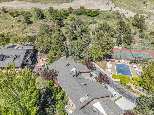 811 N GRANDRIDGE DR, Salt Lake City, UT 84103