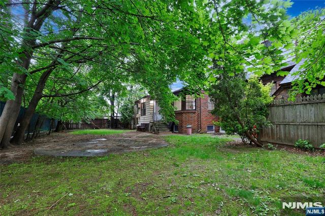 4-21 Saddle River Road 1, Fair Lawn, NJ 07410