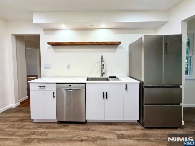 4-21 Saddle River Road 1, Fair Lawn, NJ 07410