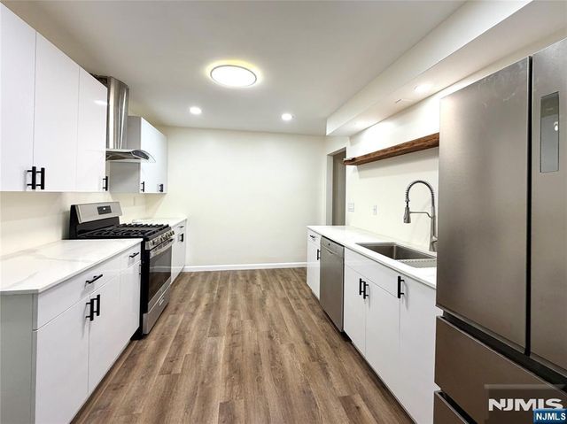 4-21 Saddle River Road 1, Fair Lawn, NJ 07410