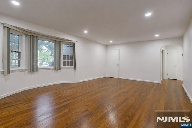 4-21 Saddle River Road 1, Fair Lawn, NJ 07410