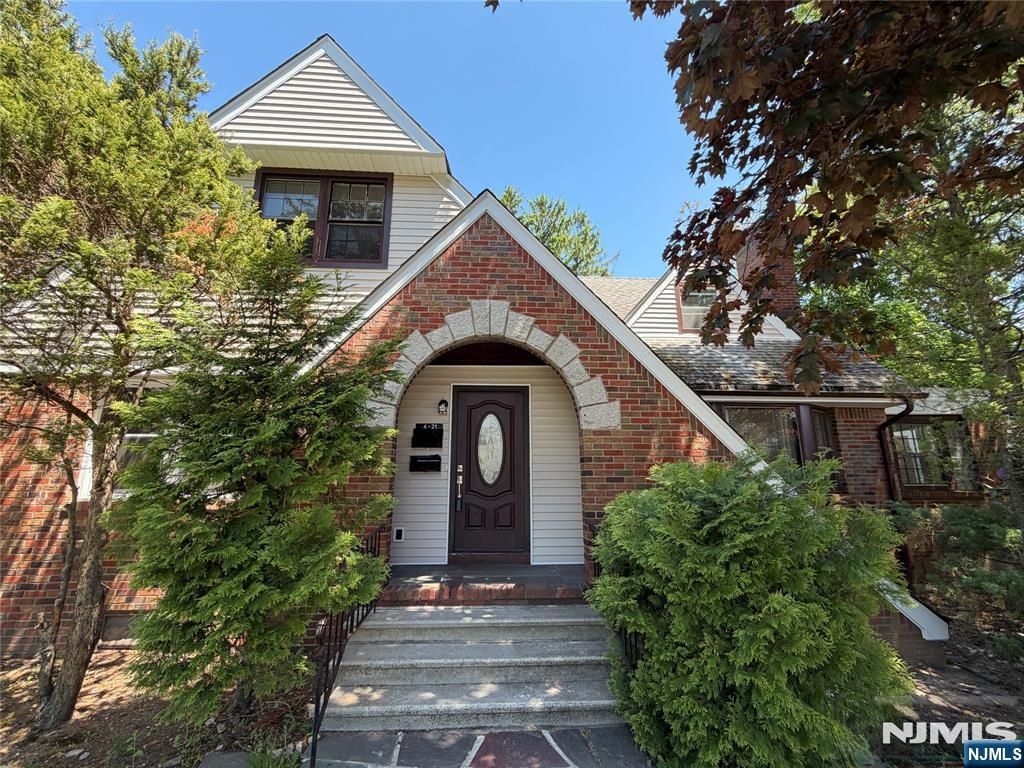 4-21 Saddle River Road 1, Fair Lawn, NJ 07410