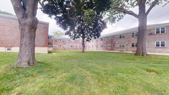 150-28 Jewel Avenue 1, Flushing, NY 11367