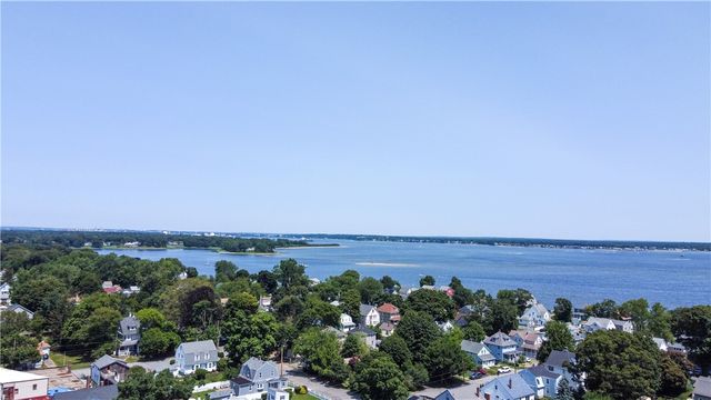 16 Jennison Road, Warwick, RI 02889