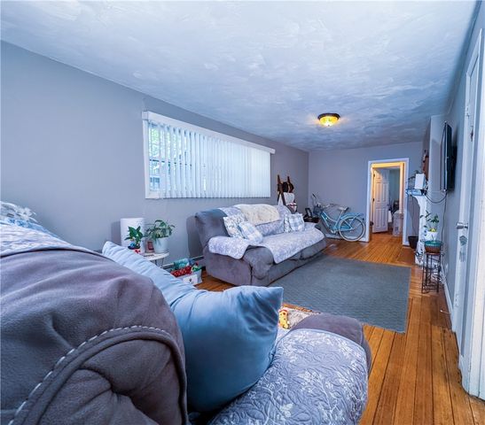 16 Jennison Road, Warwick, RI 02889