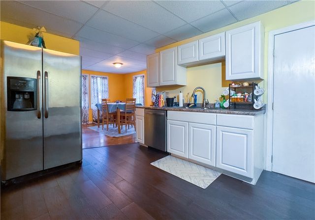16 Jennison Road, Warwick, RI 02889