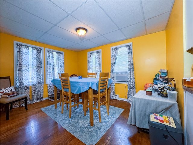 16 Jennison Road, Warwick, RI 02889