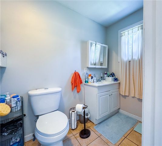 16 Jennison Road, Warwick, RI 02889