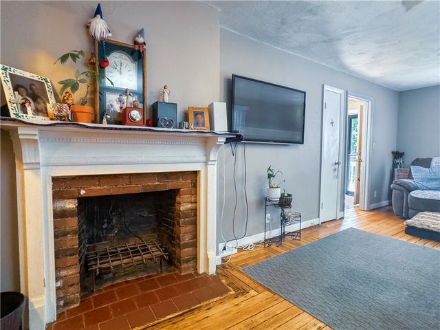 16 Jennison Road, Warwick, RI 02889