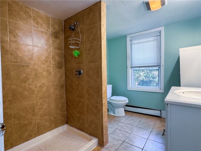 16 Jennison Road, Warwick, RI 02889