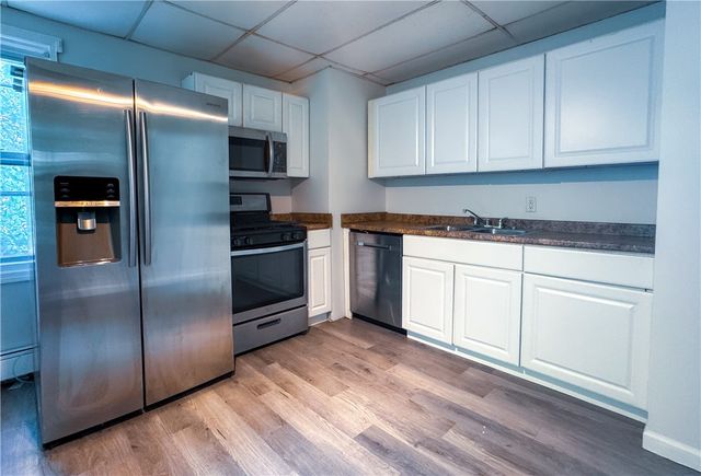 16 Jennison Road, Warwick, RI 02889