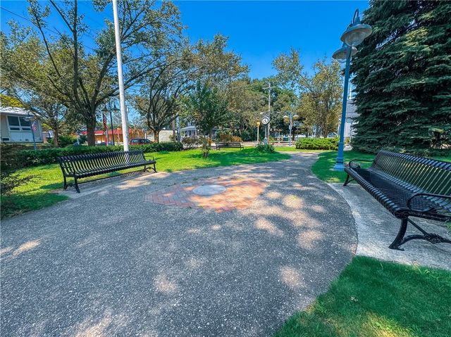 16 Jennison Road, Warwick, RI 02889