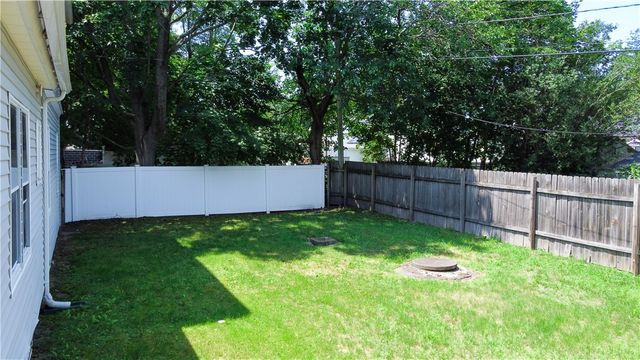 16 Jennison Road, Warwick, RI 02889