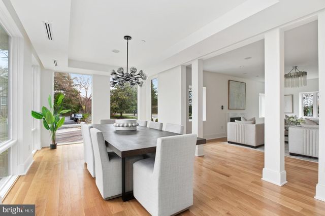 3001 FOXHALL RD NW, Washington, DC 20016