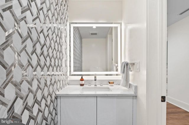 3001 FOXHALL RD NW, Washington, DC 20016