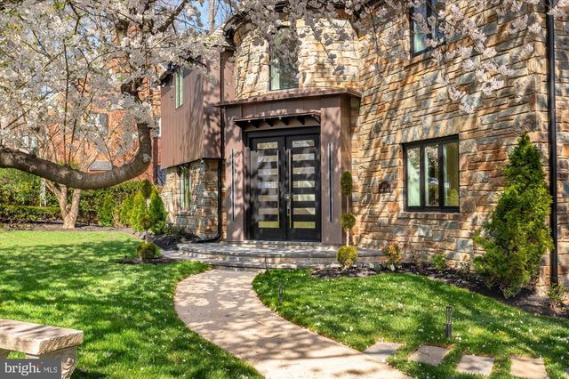 3001 FOXHALL RD NW, Washington, DC 20016