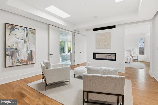 3001 FOXHALL RD NW, Washington, DC 20016