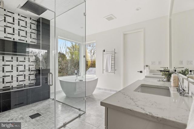 3001 FOXHALL RD NW, Washington, DC 20016