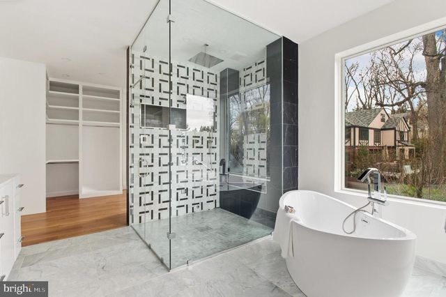 3001 FOXHALL RD NW, Washington, DC 20016