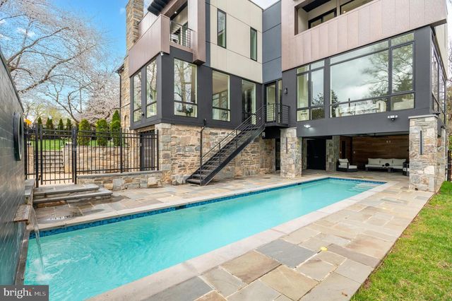 3001 FOXHALL RD NW, Washington, DC 20016