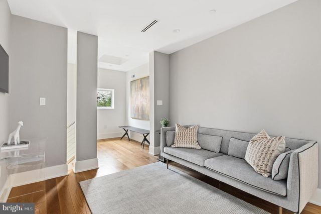 3001 FOXHALL RD NW, Washington, DC 20016