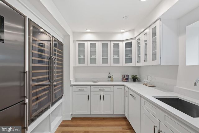 3001 FOXHALL RD NW, Washington, DC 20016