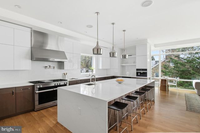 3001 FOXHALL RD NW, Washington, DC 20016