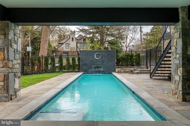 3001 FOXHALL RD NW, Washington, DC 20016