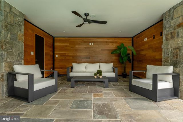 3001 FOXHALL RD NW, Washington, DC 20016