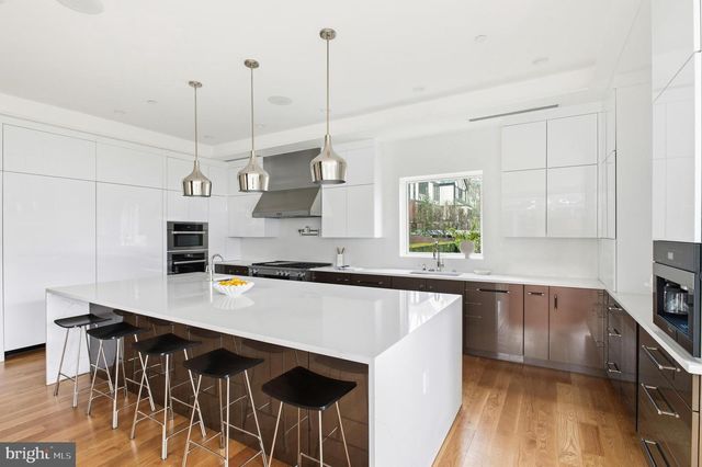 3001 FOXHALL RD NW, Washington, DC 20016