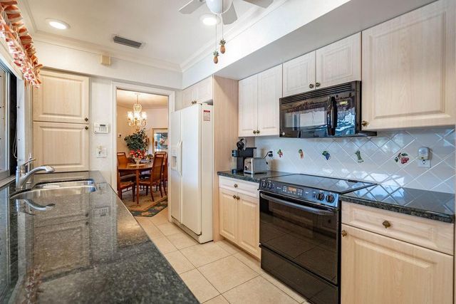 3920 NE 27th Avenue, Lighthouse Point, FL 33064