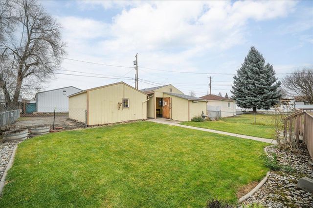 3323 E JACKSON Ave, Spokane, WA 99217